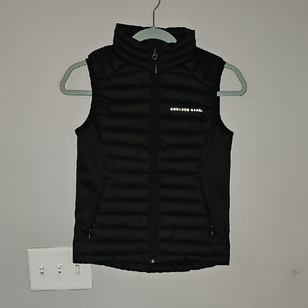 Boulder Gear Girls Youth Black Vest. Like New! Sz Medium!! Dont Miss